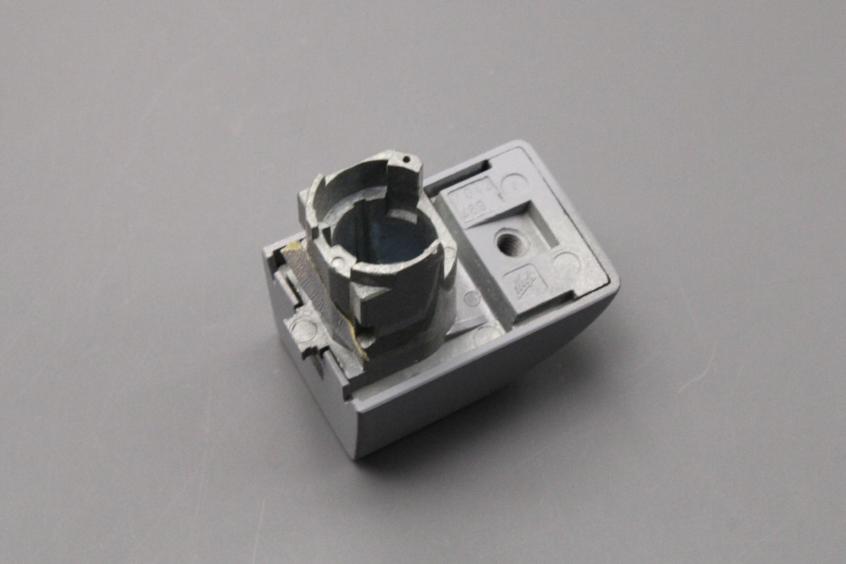 Range Rover 2010-2012 door handle key cap cover (front right) LR011204