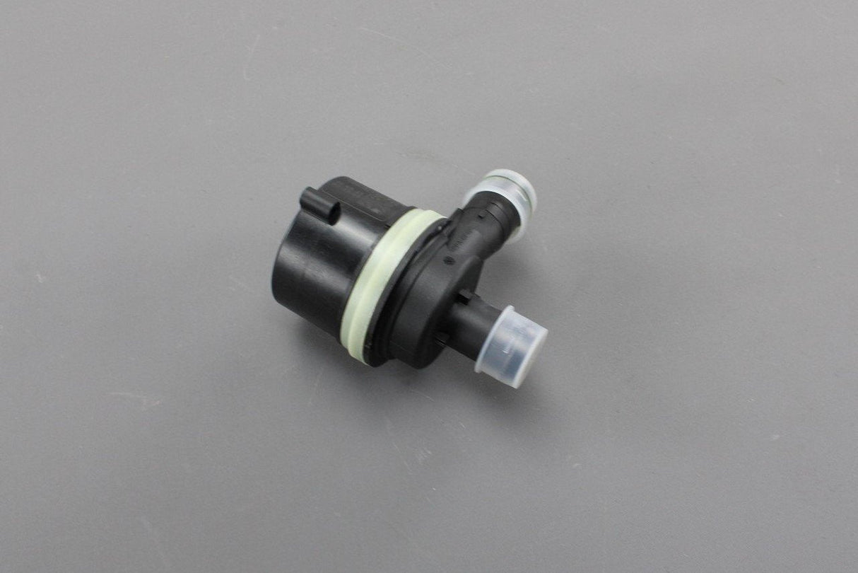VW Polo Audi A1 RS4 RS6 Skoda SEAT additional coolant pump 6R0965561A
