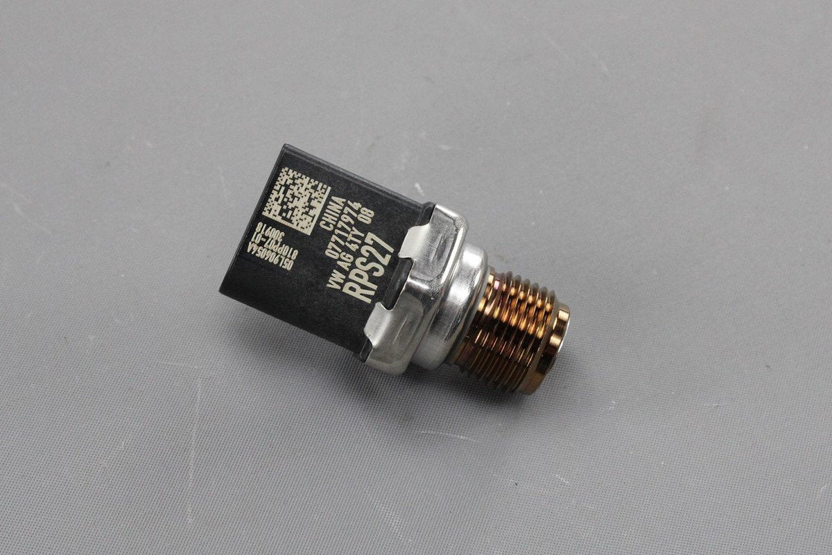 VW Golf Audi A3 Skoda SEAT fuel pressure sensor (2.0 TDI) 05L906054A, view 1