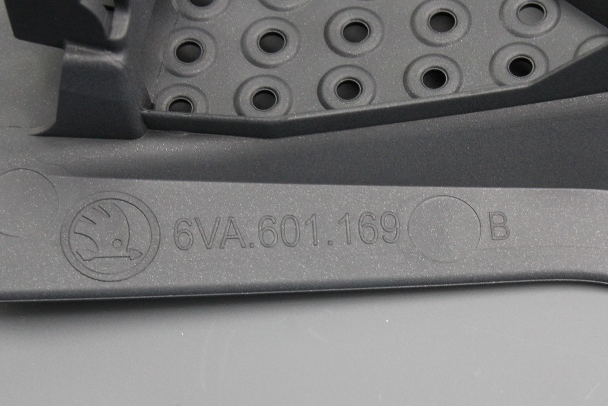 Skoda Fabia 2022-on alloy wheel cover trim 6VA601169 ZG6