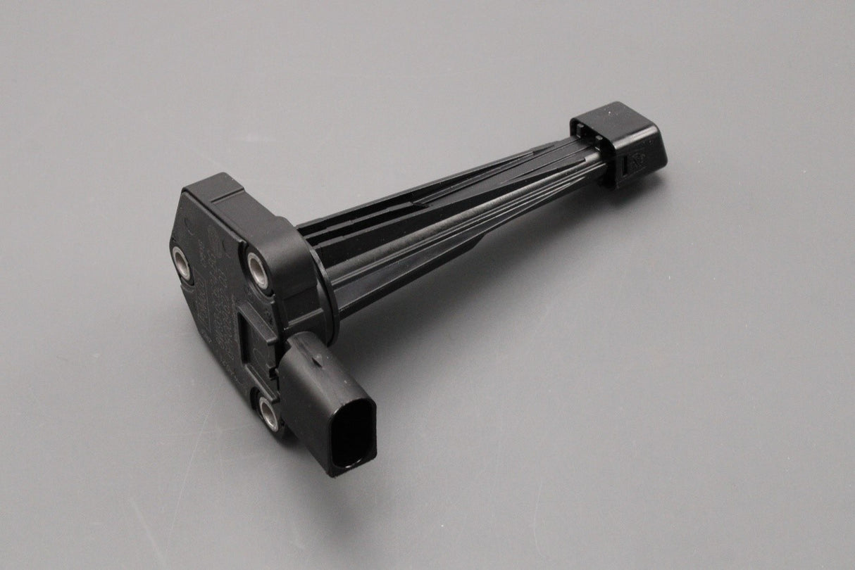 Land Rover Range Rover 3.0 V6 4.4 5.0 V8 oil level sensor LR012640