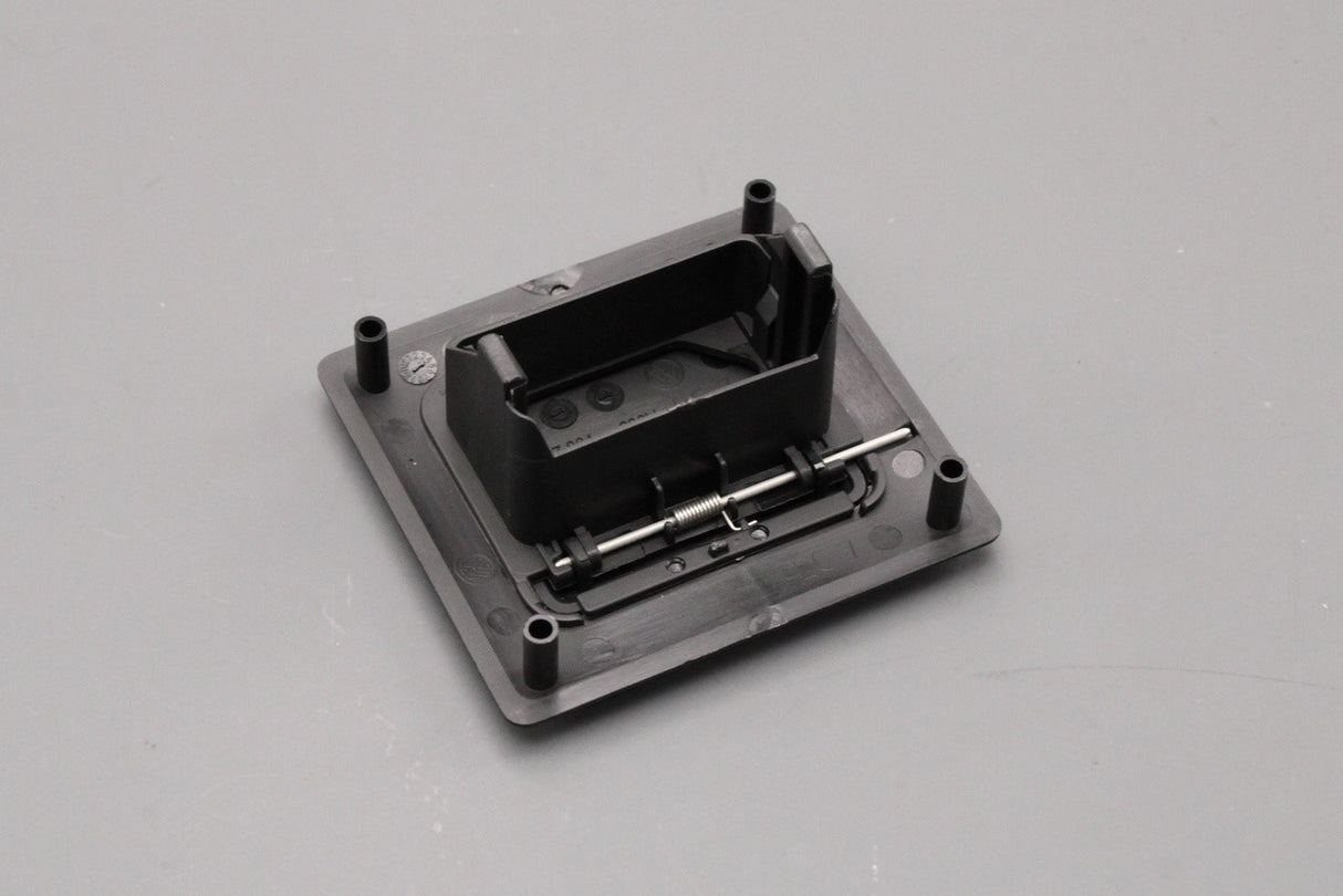 VW California Caravelle Golf Tiguan 230v outlet trim 5G9867864 9B9