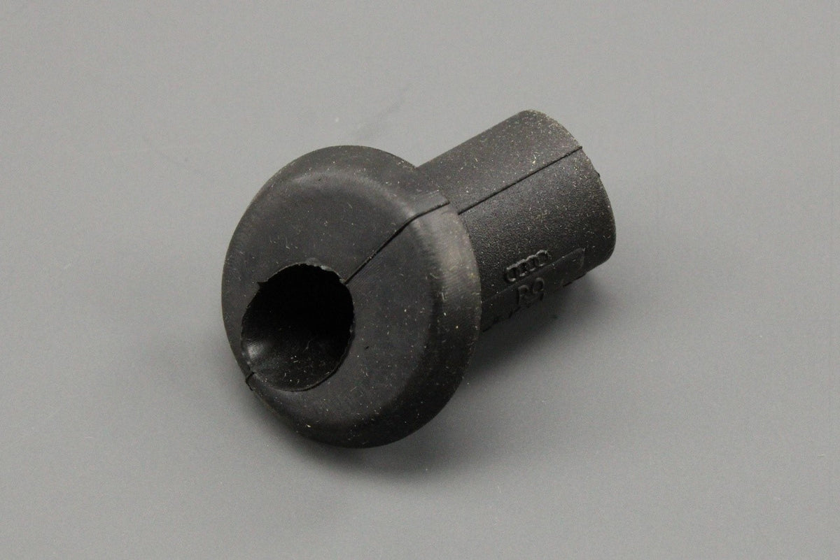 Audi A3 A4 A5 A6 Q5 RS3 RS4 RS6 Skoda Yeti sunroof drain hose 8E0877242, view 1