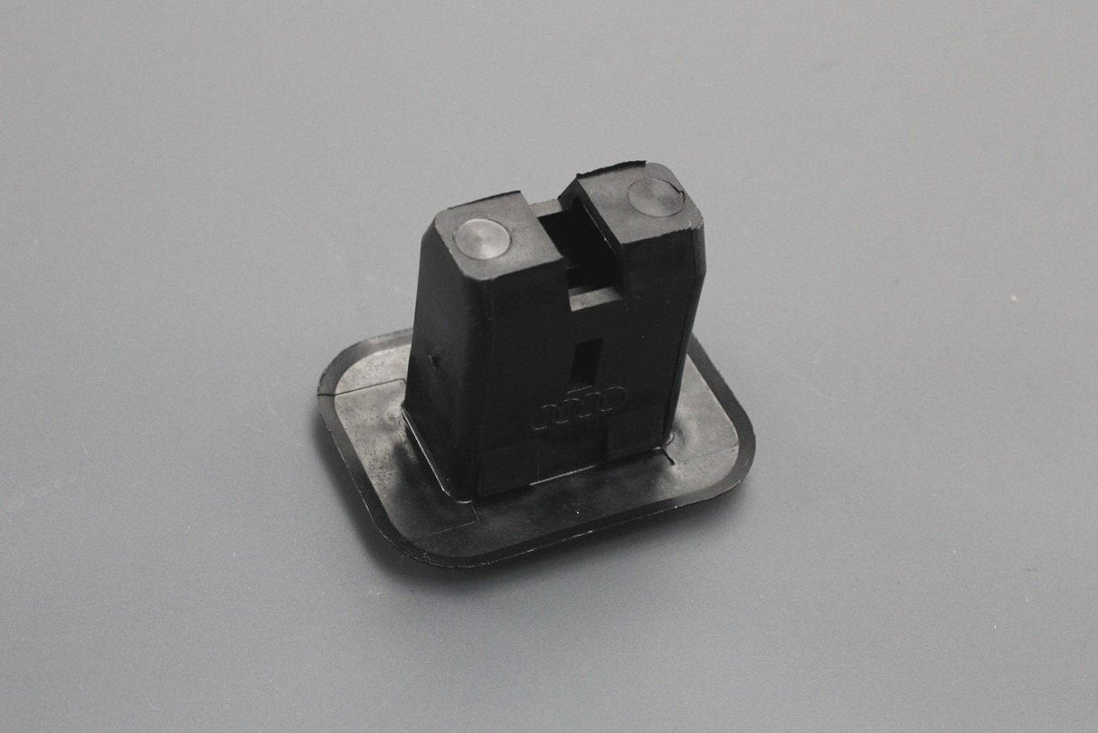Audi A4 A6 01-11 Q7 SEAT Exeo rear seat bench grommet (x1) 4B0886373 01C
