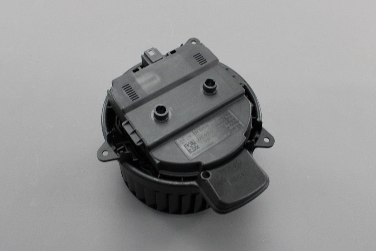 Audi A6 S6 RS6 S7 A7 RS7 A8 S8 heater blower fan motor (RHD) 4H2820021C