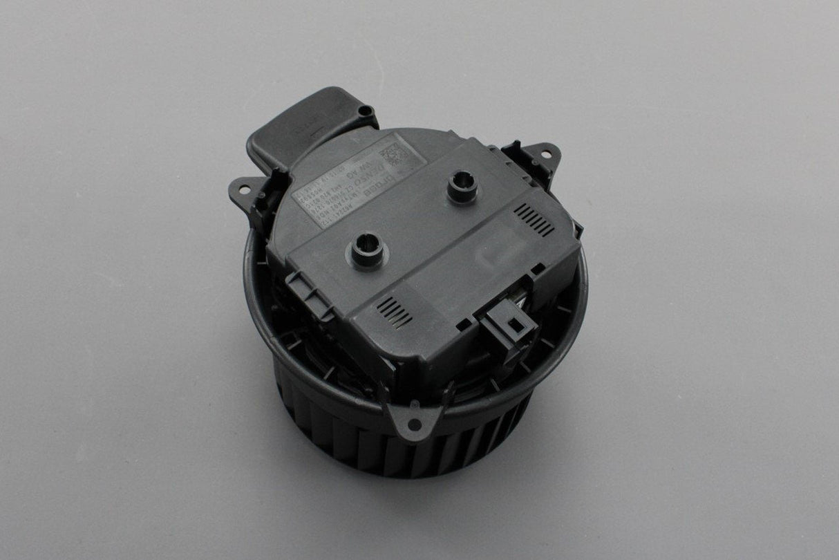 Audi A6 S6 RS6 S7 A7 RS7 A8 S8 heater blower fan motor (RHD) 4H2820021C
