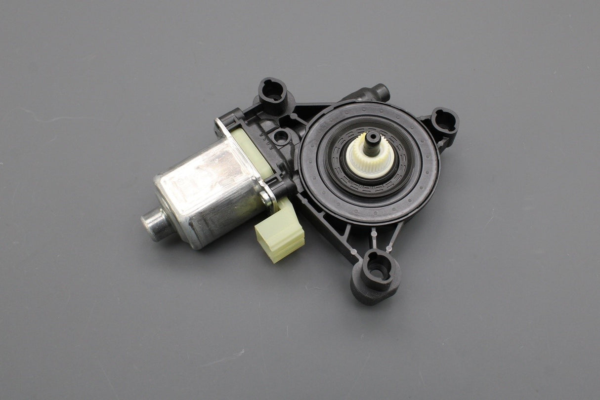 Audi A4 A6 e-tron Q6 e-tron rear window regulator motor (right) 8W0959812