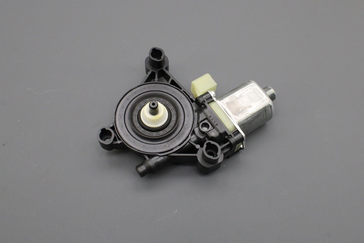 Audi A4 A6 e-tron Q6 e-tron rear window regulator motor (right) 8W0959812