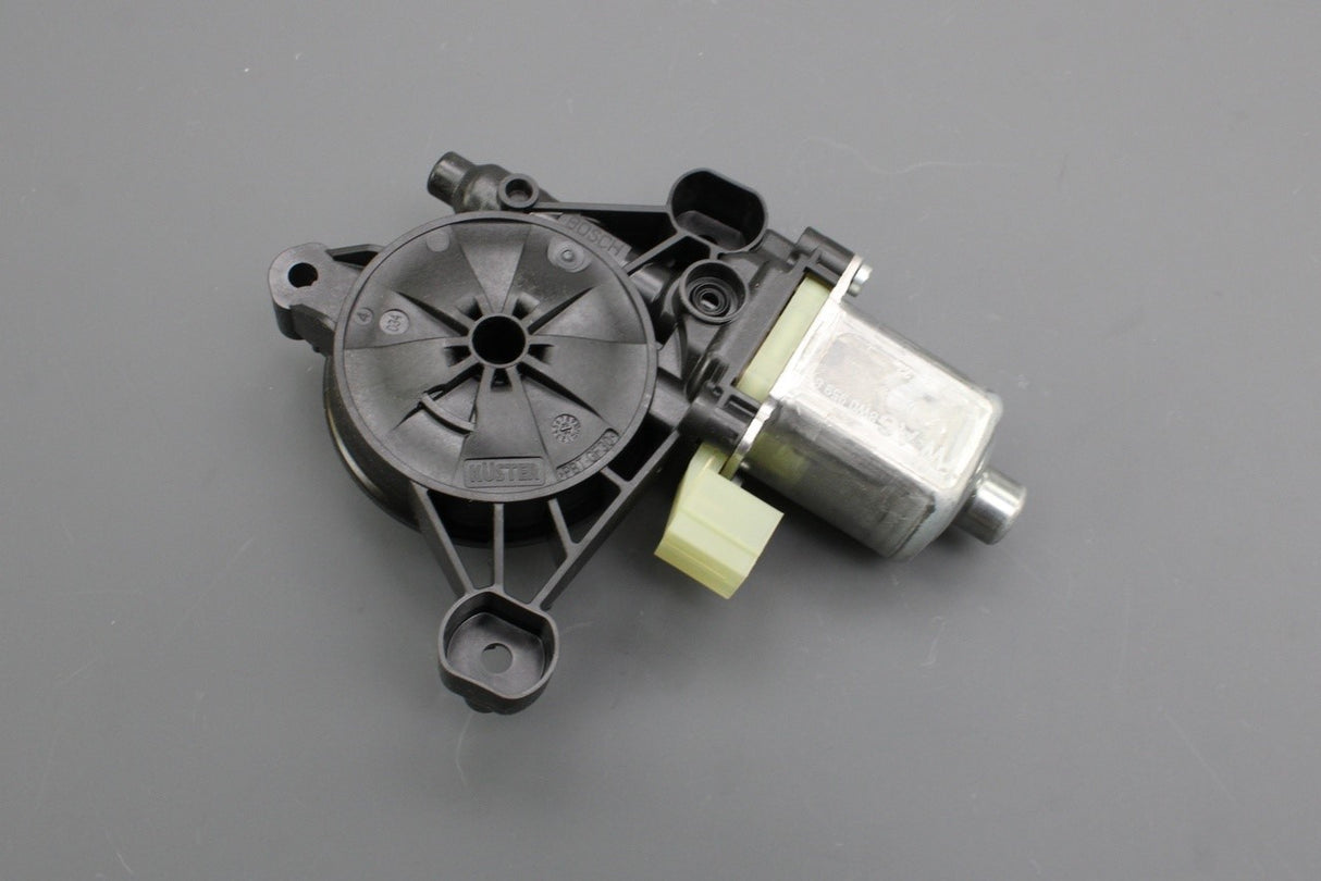 Audi A4 A6 e-tron Q6 e-tron rear window regulator motor (right) 8W0959812