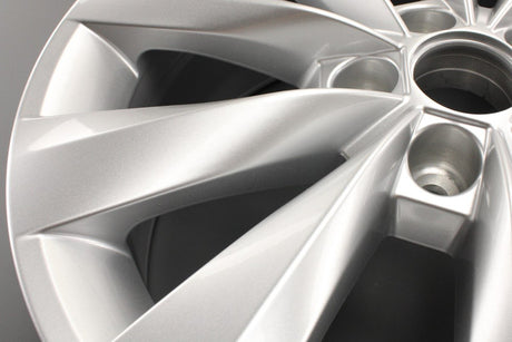 Skoda Kamiq Scala 2019-on Castol alloy wheel (diamond silver) 658601025B