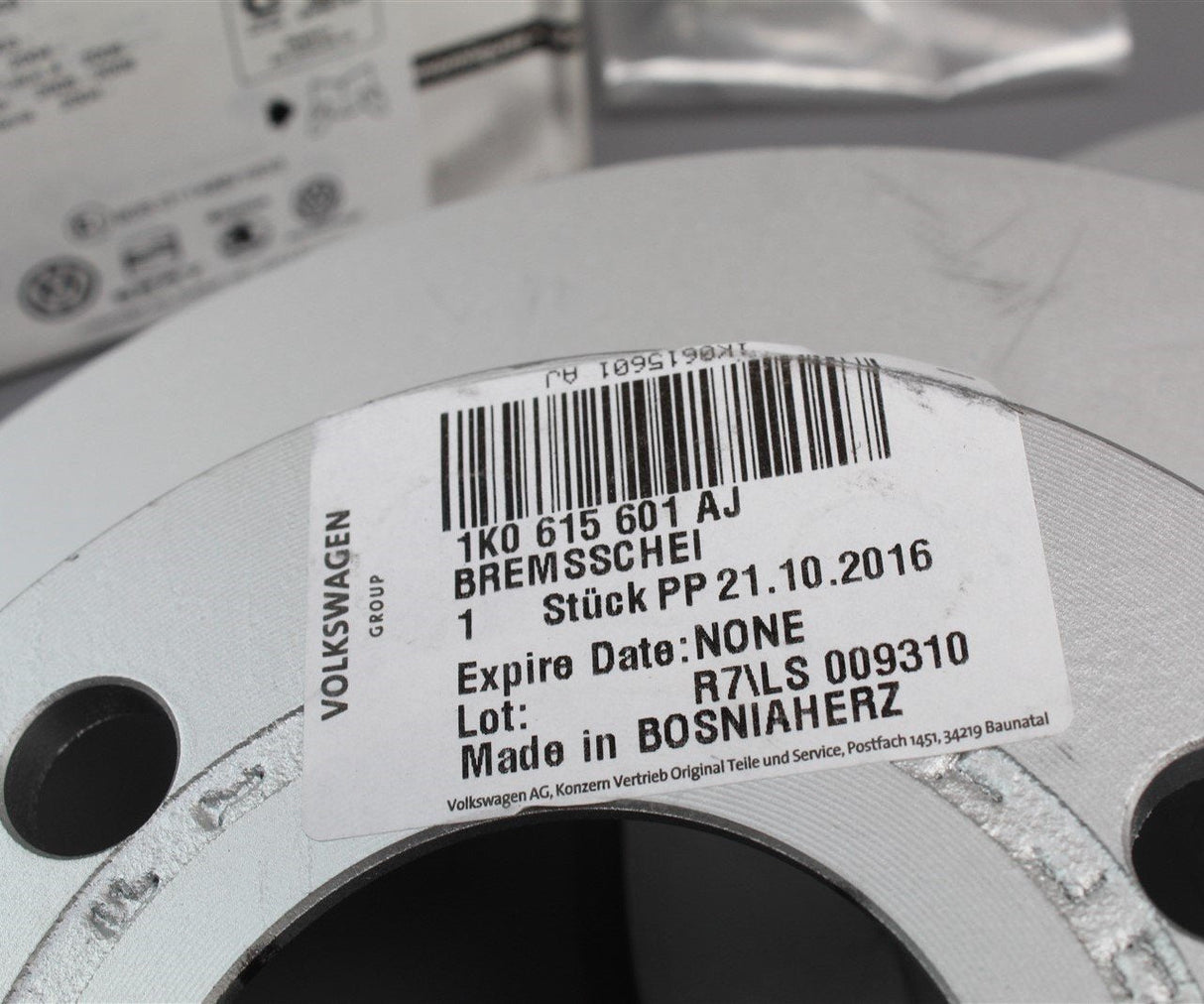 VW Golf MK5 MK6 Jetta Caddy Touran 256mm rear discs & pads set JZW698601AB