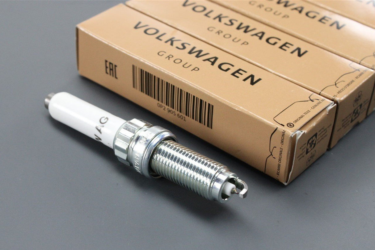 Audi RS6 RS7 2020-on S8 SQ7 Q8 4.0L V8 spark plug set (x8) 0P2905601