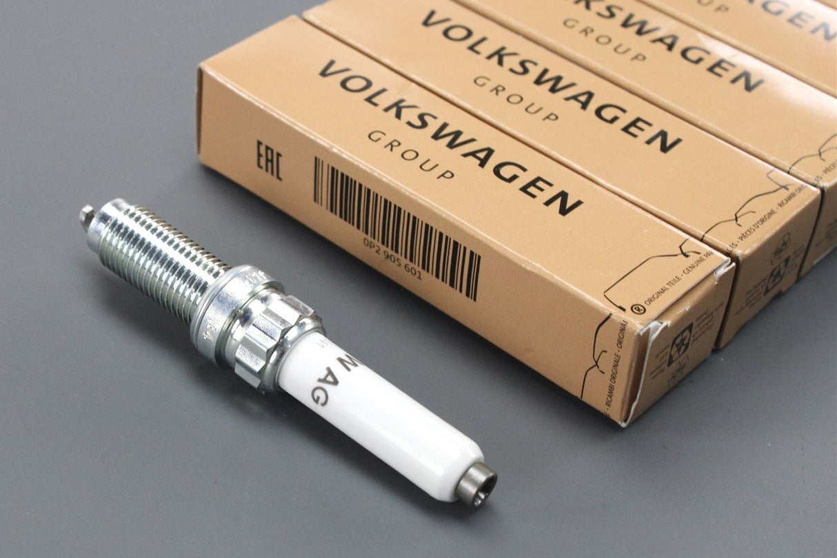 Audi RS6 RS7 2020-on S8 SQ7 Q8 4.0L V8 spark plug set (x8) 0P2905601