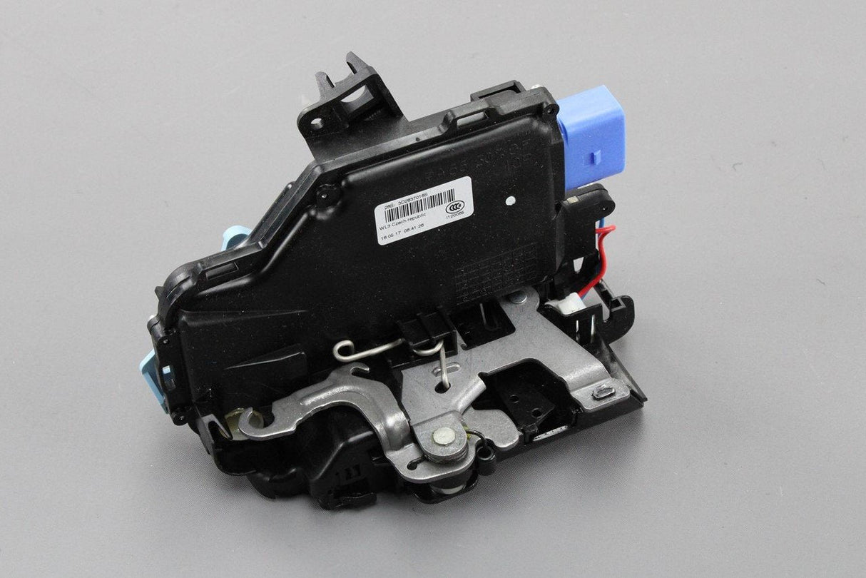 VW Golf MK5 Caddy Skoda Octavia Front door lock RHD (right) 3D2837016S