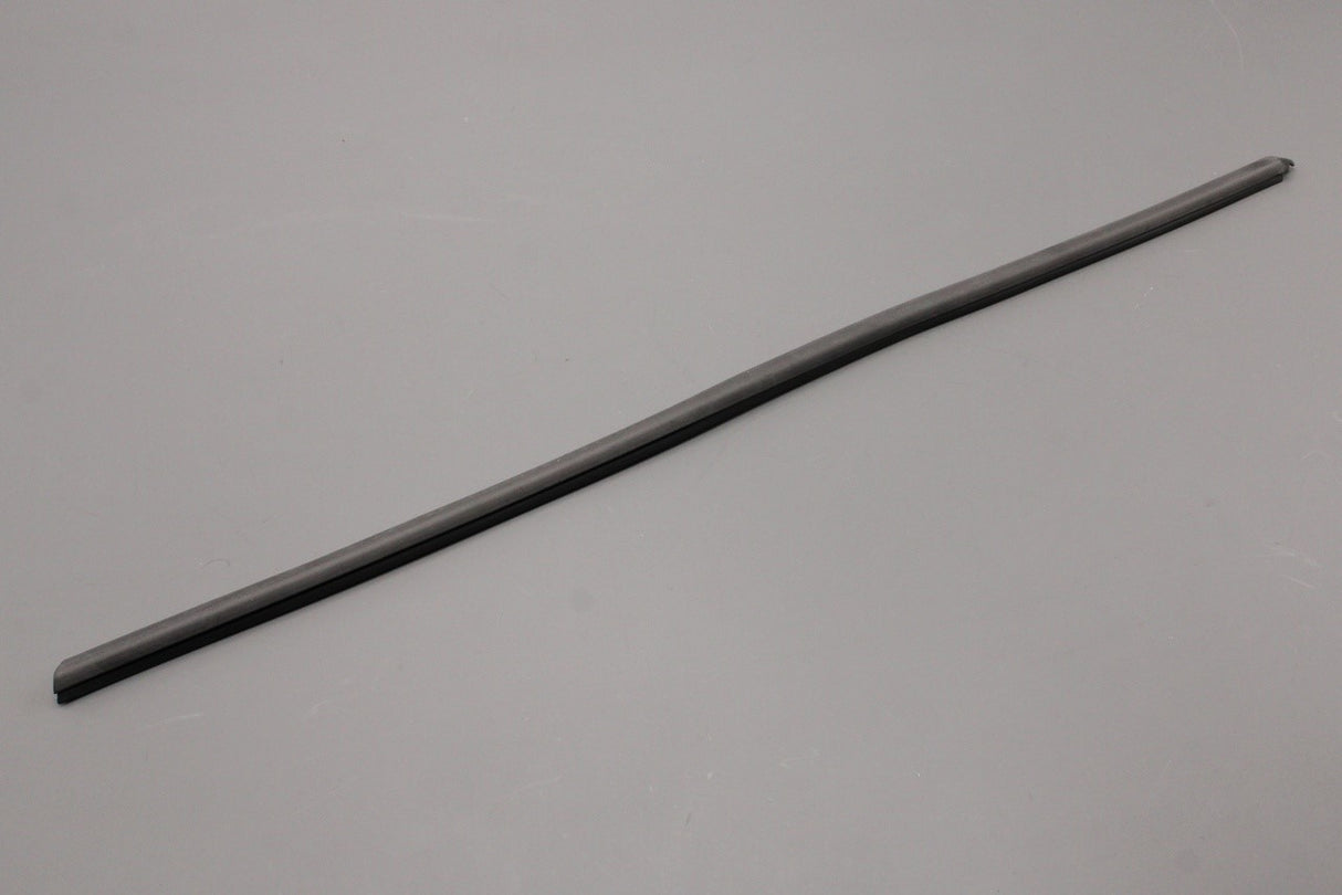VW Transporter T5 T6 03-on window aperture seal (outer right) 7E0837704