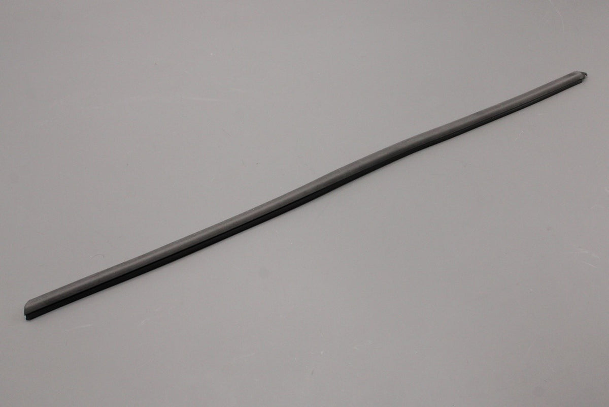VW Transporter T5 T6 03-on window aperture seal (outer right) 7E0837704, view 1