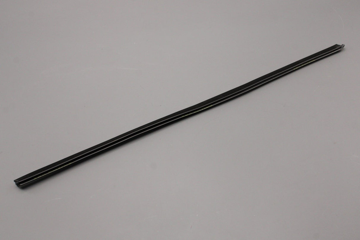 VW Transporter T5 T6 03-on window aperture seal (outer right) 7E0837704