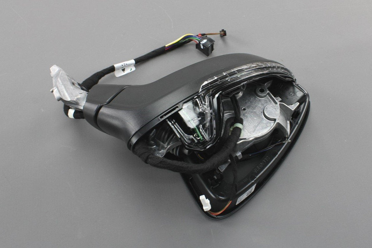 VW Tiguan 2023-on exterior wing mirror housing (right) 5NC857508AJ 9B9