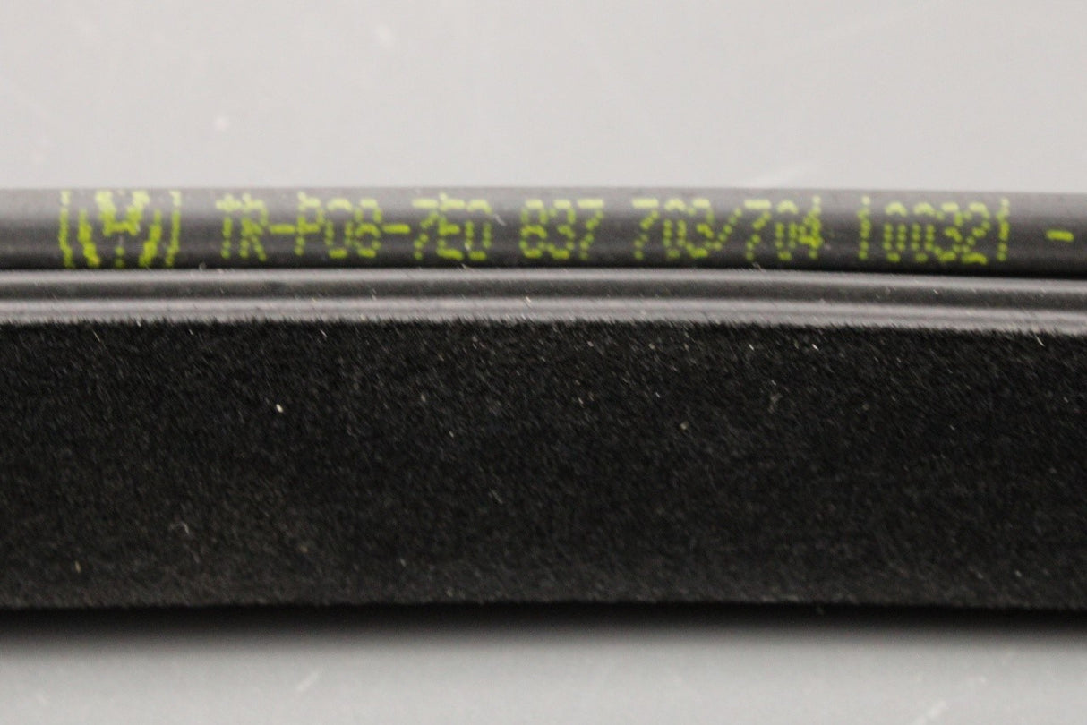 VW Transporter T5 T6 03-on window aperture seal (outer right) 7E0837704