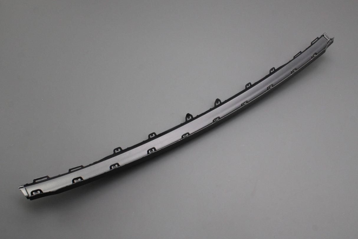 Audi Q8 2019-on rear bumper trim (centre) 4M8807791G 3HK