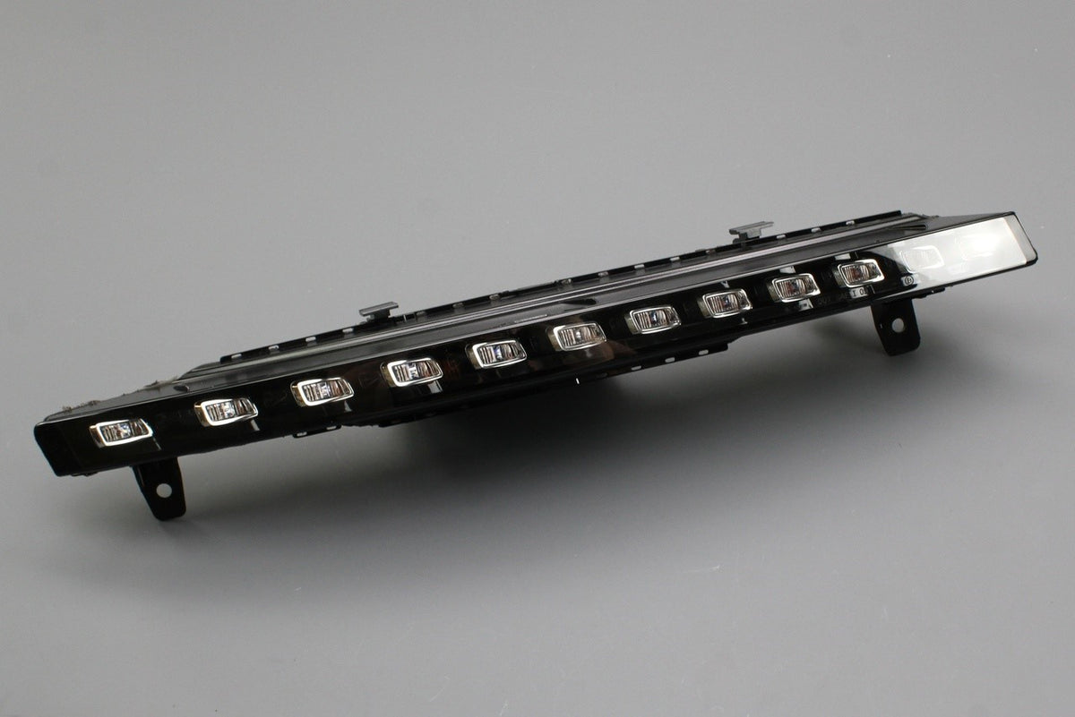 Audi Q7 2010-2015 LED turn signal indicator (front right) 4L0953042D, view 1