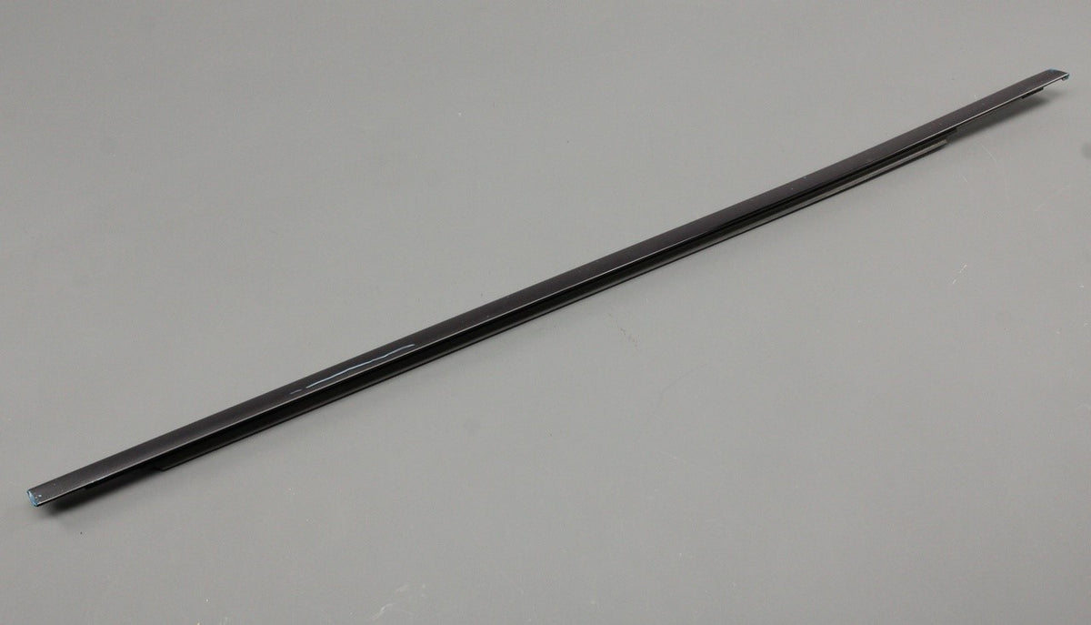 Audi Q3 2019-on outer window aperture seal (front right) 83A837476A T94, view 1