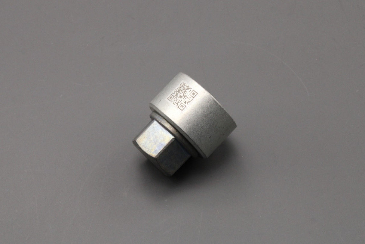 Land Rover Defender 20-on anti-theft locking wheel nut key (H) LR137861