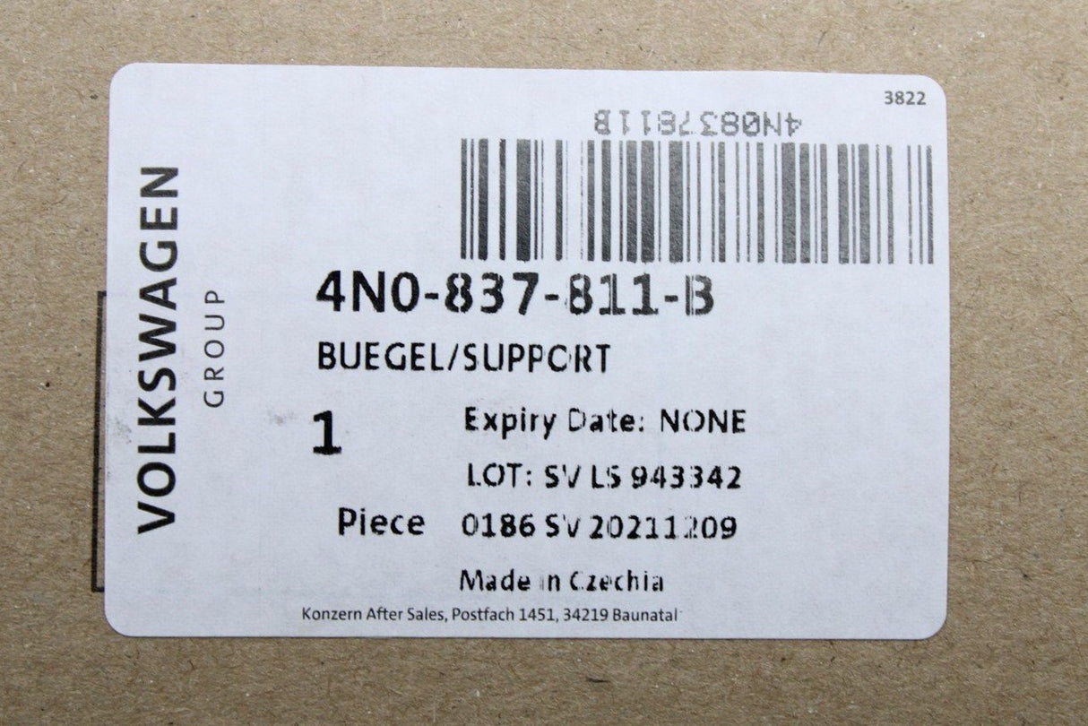 Audi A6 RS6 A7 RS7 Q8 e-tron door handle mounting bar (left) 4N0837811B