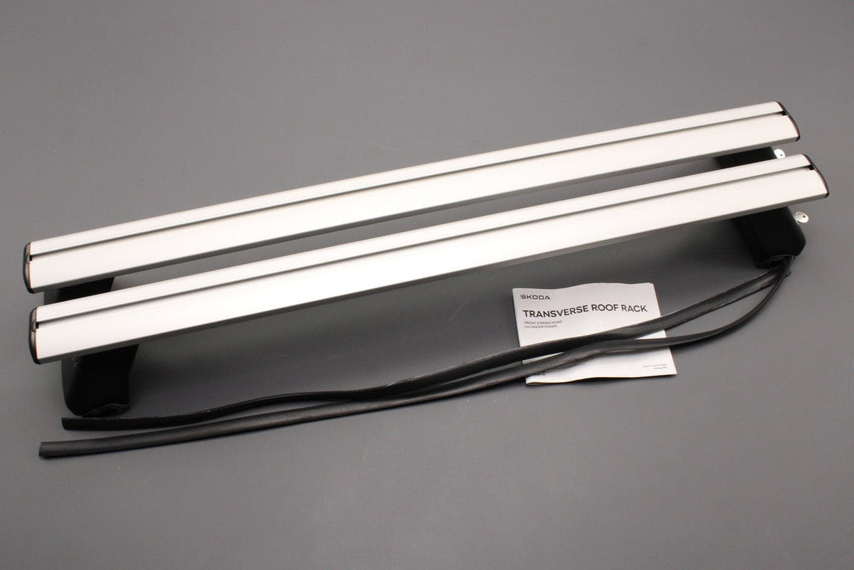 Skoda Superb Estate 2024-on accessory roof bars 3P0071151, view 1