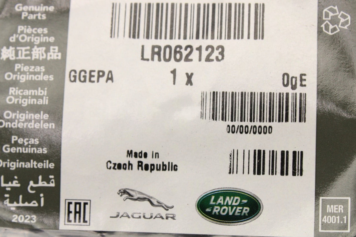 Land Rover Defender Discovery Range Rover rear tailgate badge LR062123