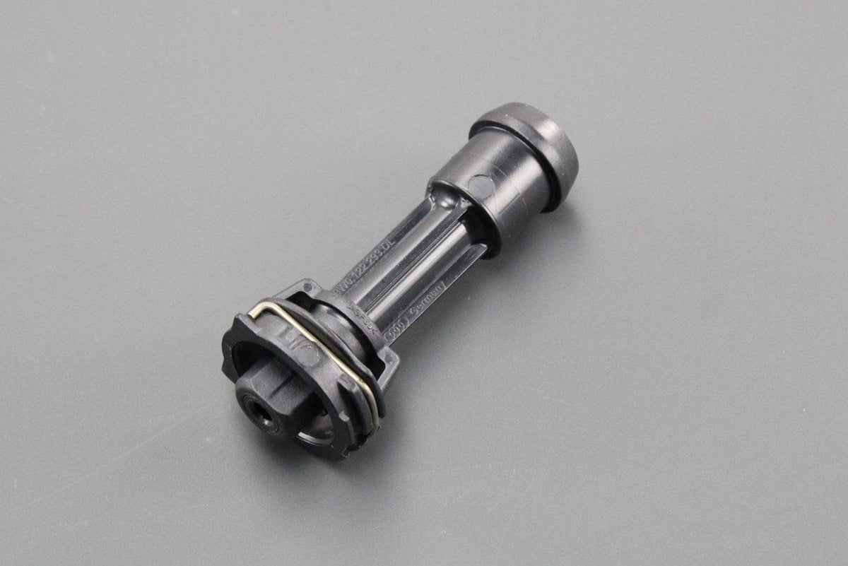 Audi A4 A5 RS4 2016-on coolant system quick acting coupling 8W0122293DL, view 1