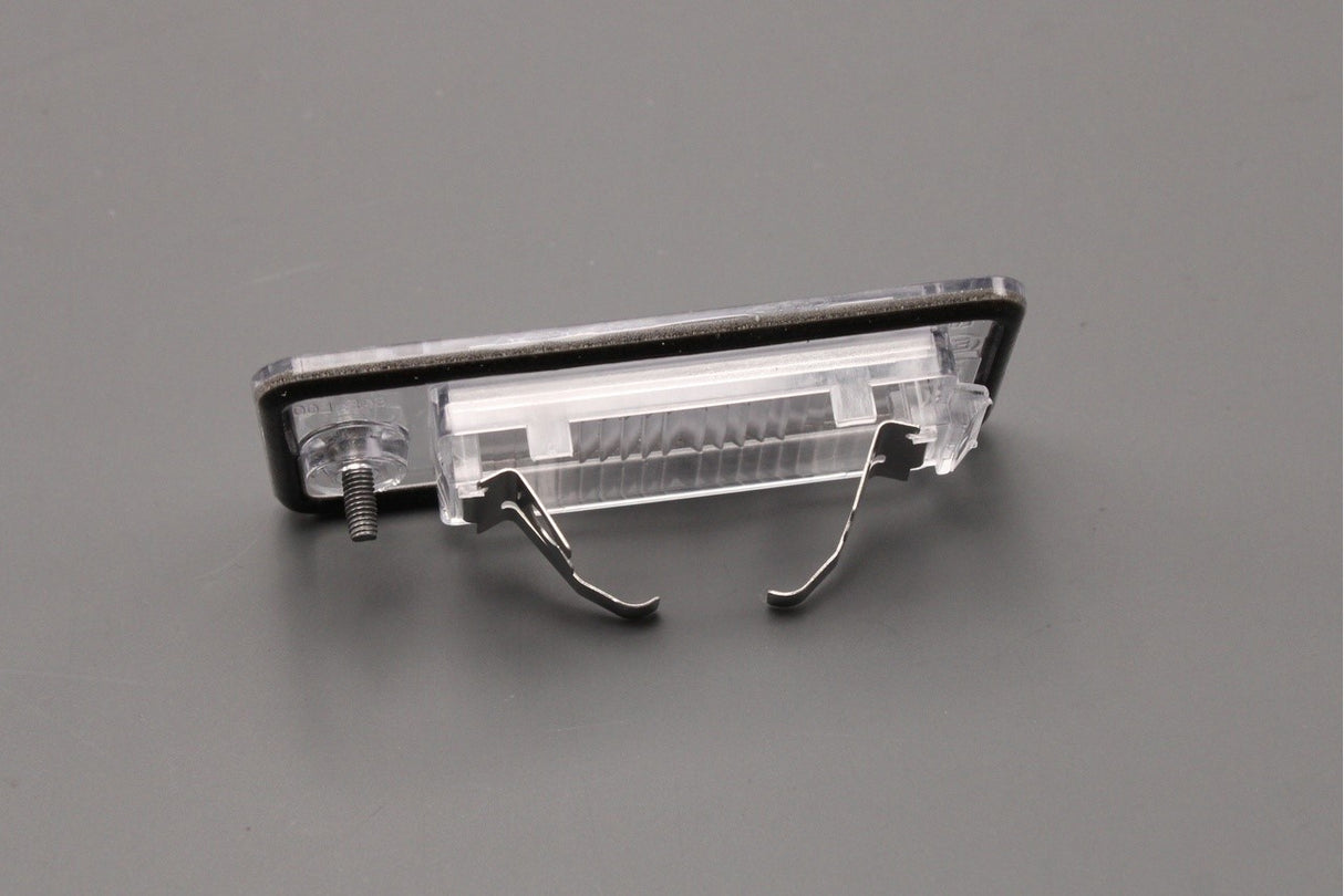 Audi A3 A4 A6 Q7 RS4 04-17 number plate light holder (right) 8E0807430B