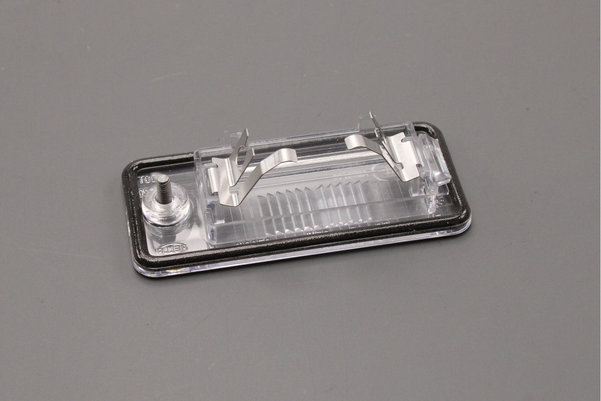 Audi A3 A4 A6 Q7 RS4 04-17 number plate light holder (right) 8E0807430B