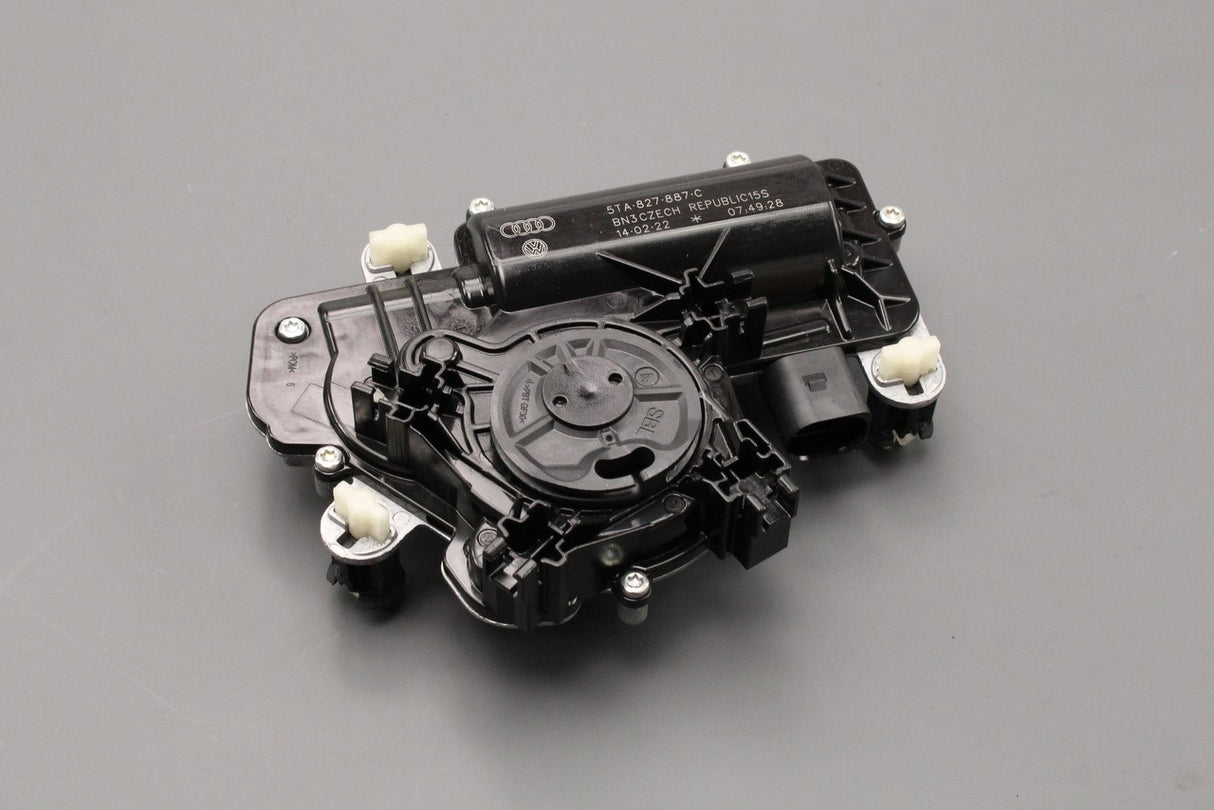 Skoda Kodiaq Karoq Superb Octavia 15-on boot lid servo motor 5TA827887C