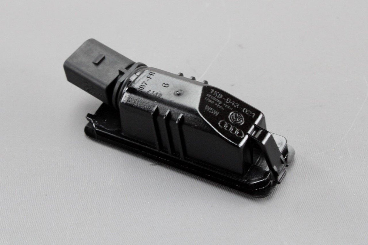 VW Amarok Beetle Golf Polo Scirocco LED number plate light 1K8943021