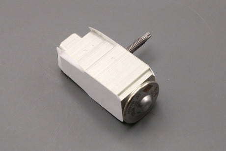 Land Rover Discovery Sport 15-on Evoque 19-on A/C control valve LR115694