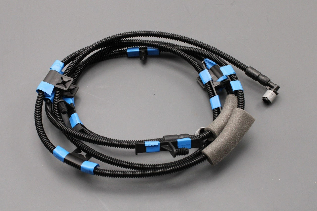 Land Rover Discovery Sport 2015-on windscreen washer hose LR127344