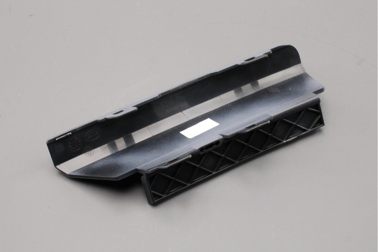 Land Rover Defender L663 20-on rear bumper insert cap (right) LR132633