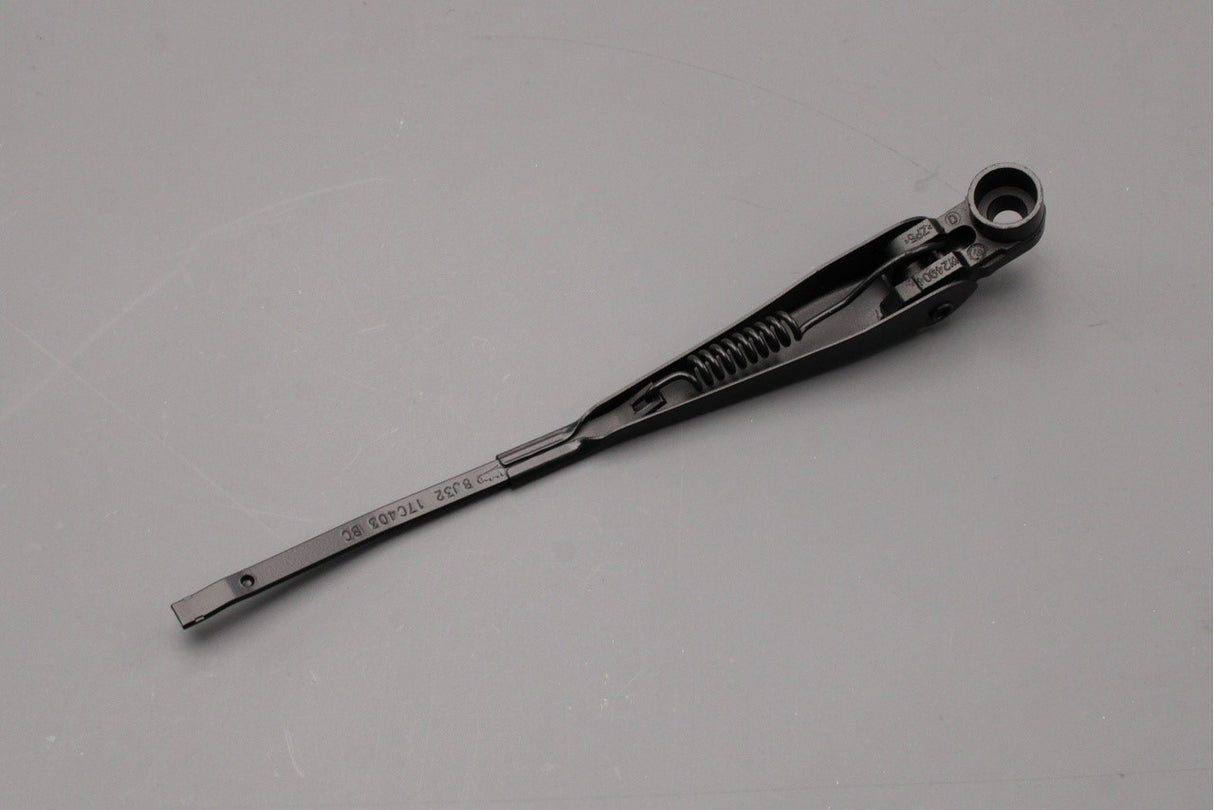 Range Rover Evoque L538 2012-18 wiper arm (rear) LR043869