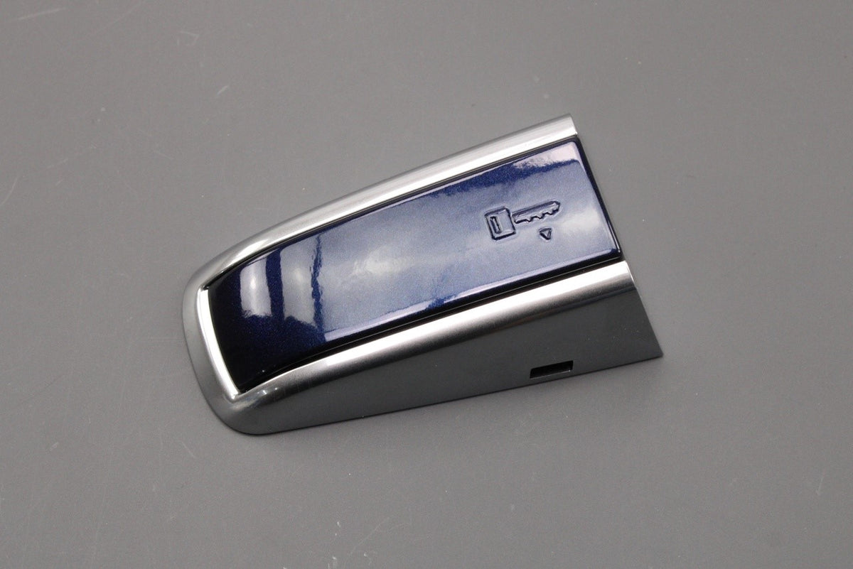 Range Rover Evoque L538 2012-18 front door lock cover (right) LR056036, view 1