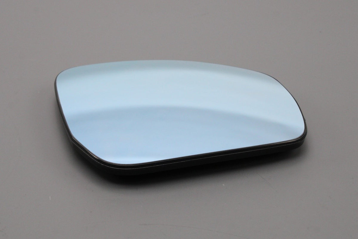 Range Rover Sport L494 2014-22 wing mirror glass (right) LR035032, view 1