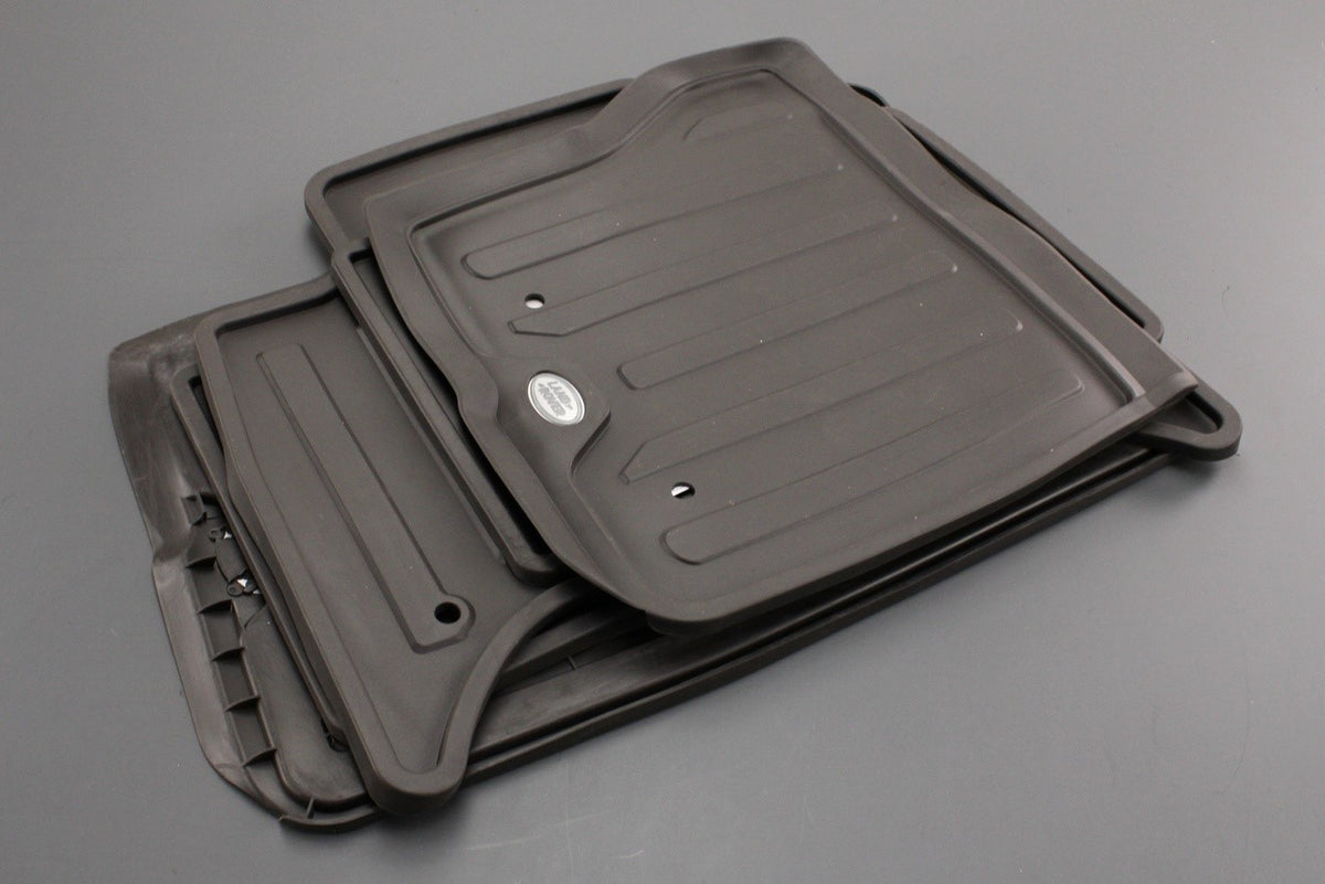 Land Rover Discovery 5 2017-on RHD rubber floor mat set VPLRS0332AAM, view 1