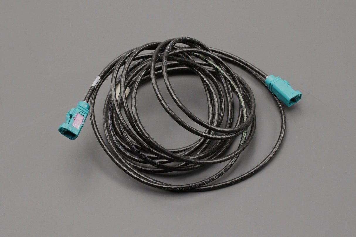 VW Golf Tiguan Audi A4 A6 Q8 R8 16-on reversing camera wiring 000098654A