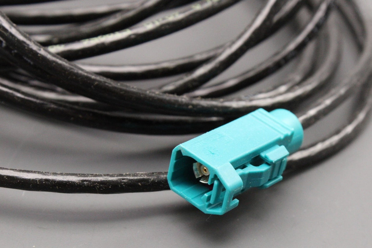 VW Golf Tiguan Audi A4 A6 Q8 R8 16-on reversing camera wiring 000098654A