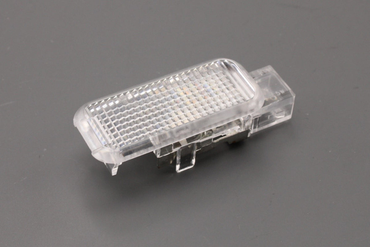 VW Bora Audi A4 Skoda Octavia SEAT Toledo 98-on footwell light 3B0947415, view 1
