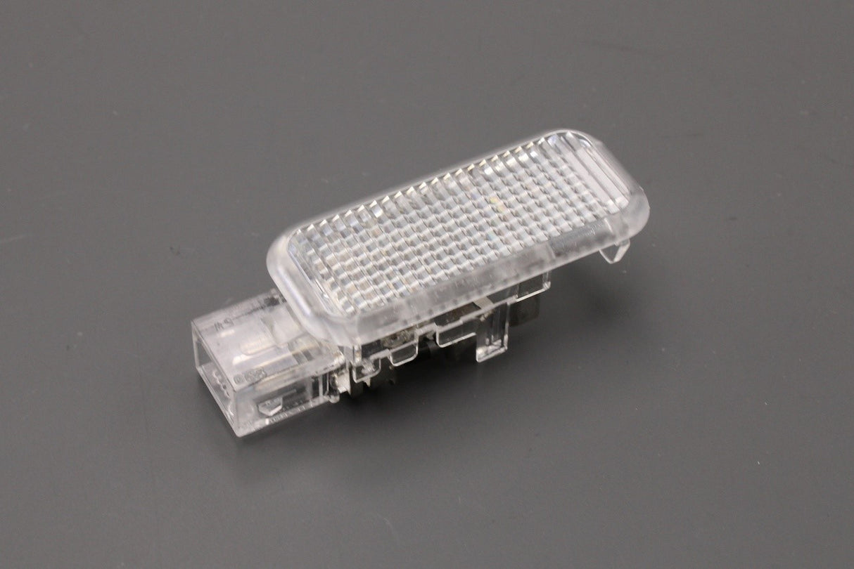 VW Bora Audi A4 Skoda Octavia SEAT Toledo 98-on footwell light 3B0947415