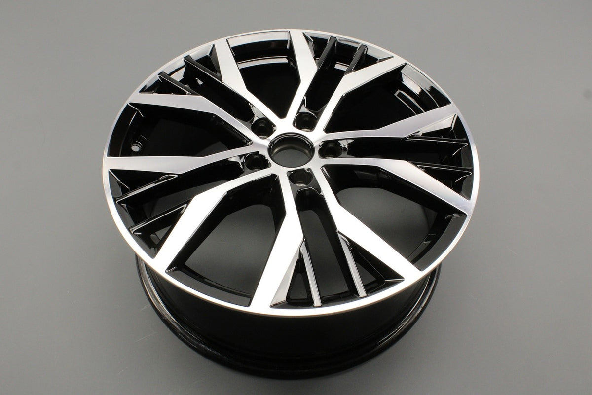 VW Golf MK7 MK7.5 GTI 2013-2020 'santiago' alloy wheel 5G0601025AN FZZ, view 1