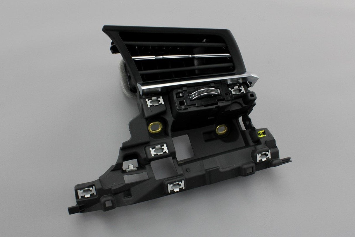 Audi Q7 Q8 2017-On drivers side dashboard air vent (RHD) 4M8820902H 4PK