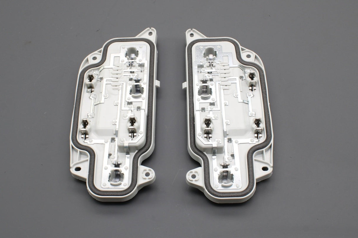 VW Caddy 2K 2016-2020 tail light bulb holders (wing doors) 2K1945257C / 2K1945258C
