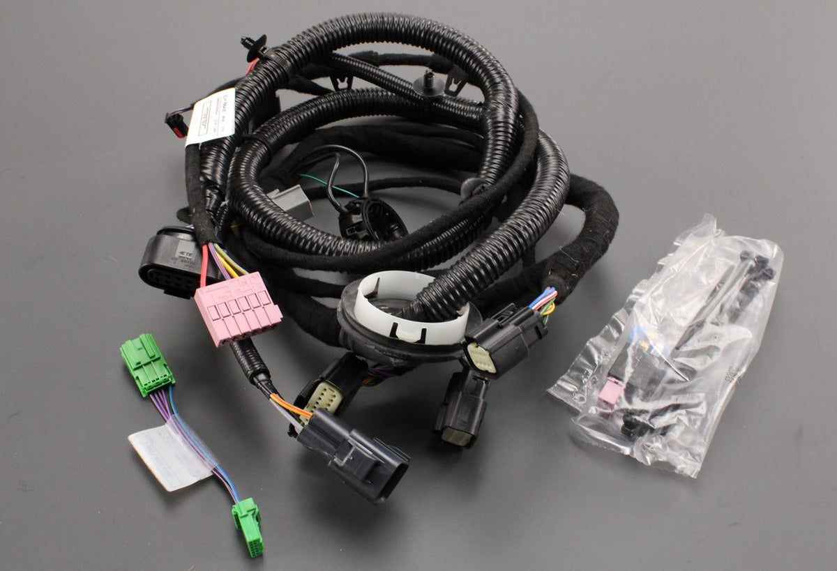 Range Rover Velar 2017-on deployable tow bar wiring harness VPLYT0307, view 1